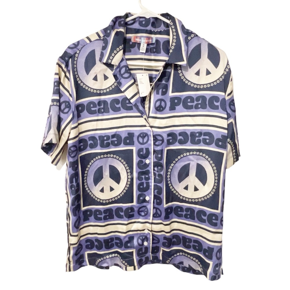 URBAN OUTFITTERS Size Medium LIAM BLUE PEACE SOUVENIR BUTTON‎ DOWN SHIRT NEW